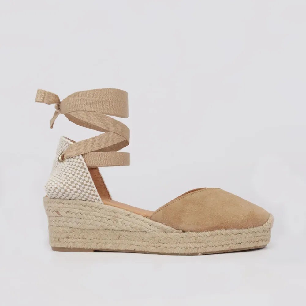 Espadryle na niskim koturnie