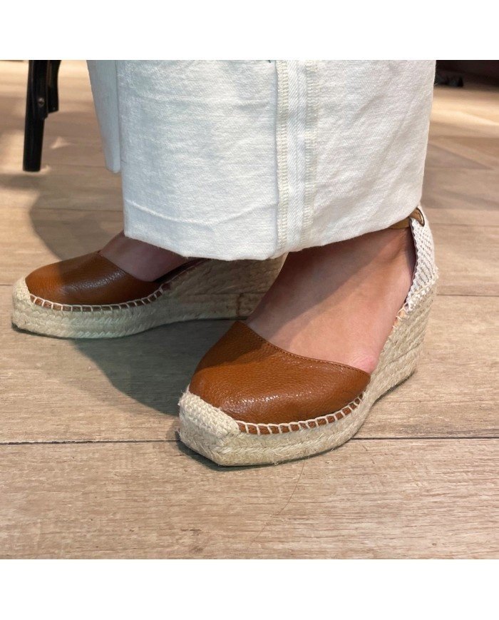 Skórzane espadryle na koturnie - obrazek 3