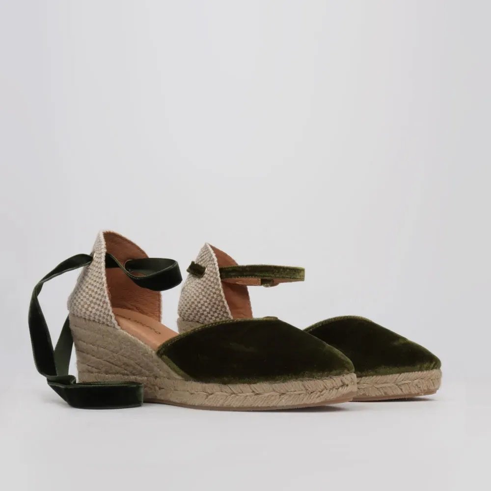Aksamitne espadryle na koturnie - obrazek 3
